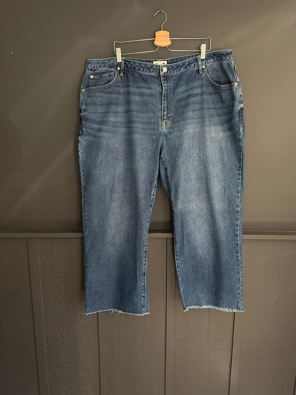 Seven7 Loose Straight Jeans in Confident Medium Wash DIY Cut Off Raw Hem Sz 22W
